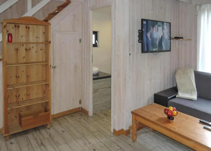 Дом отдыха Home, For 6 Persons